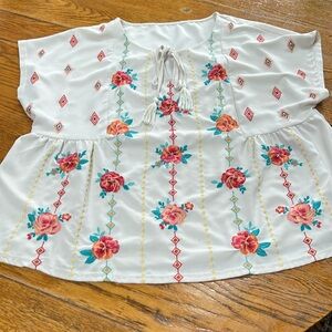 Floral embroidery short sleeve top. Sold out on Savannah Jane website. Size 2X.